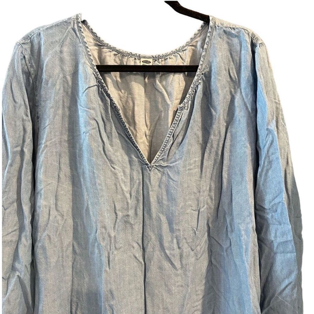 Old‎ Navy Women's 2XL Blue Chambray V-Neck Long Sleeve Blouse - Picture 5 of 5